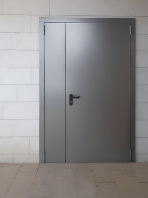 Серая полуторная дверь EI-60