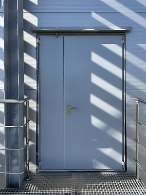 Огнестойкая серая дверь