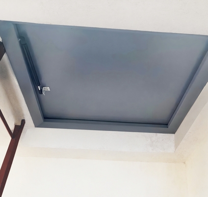 Люк на выходе на кровлю