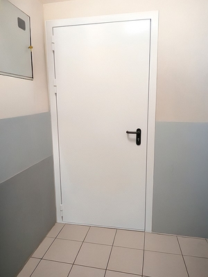 Дверь в магазине Дверь в магазине