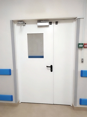 Белая огнеупорная дверь с окном Белая огнеупорная дверь с окном