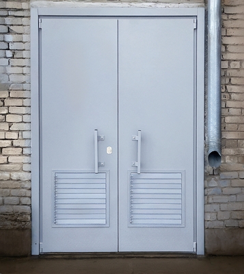 Дверь с жалюзийной вентиляцией Дверь с жалюзийной вентиляцией