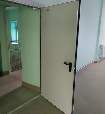 Глухая дверь