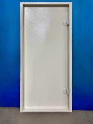 Ревизионный люк с ручками